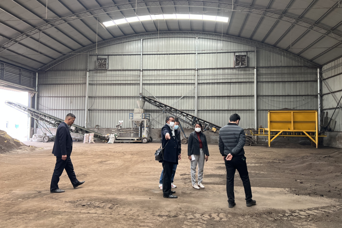 American Customer Visit Yushunxin Fertilizer Equipment Manufacturer