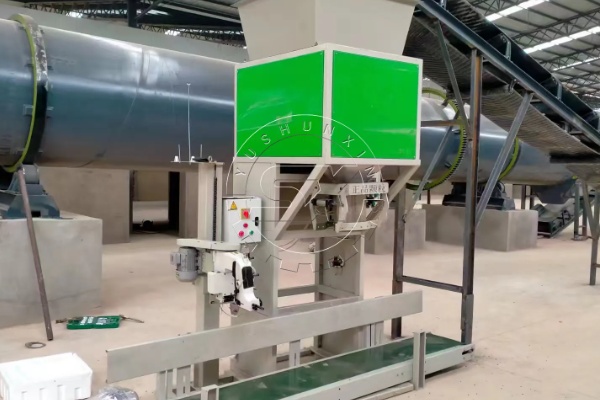 Single Bucket Packing Scale in Fertilizer Production Plant